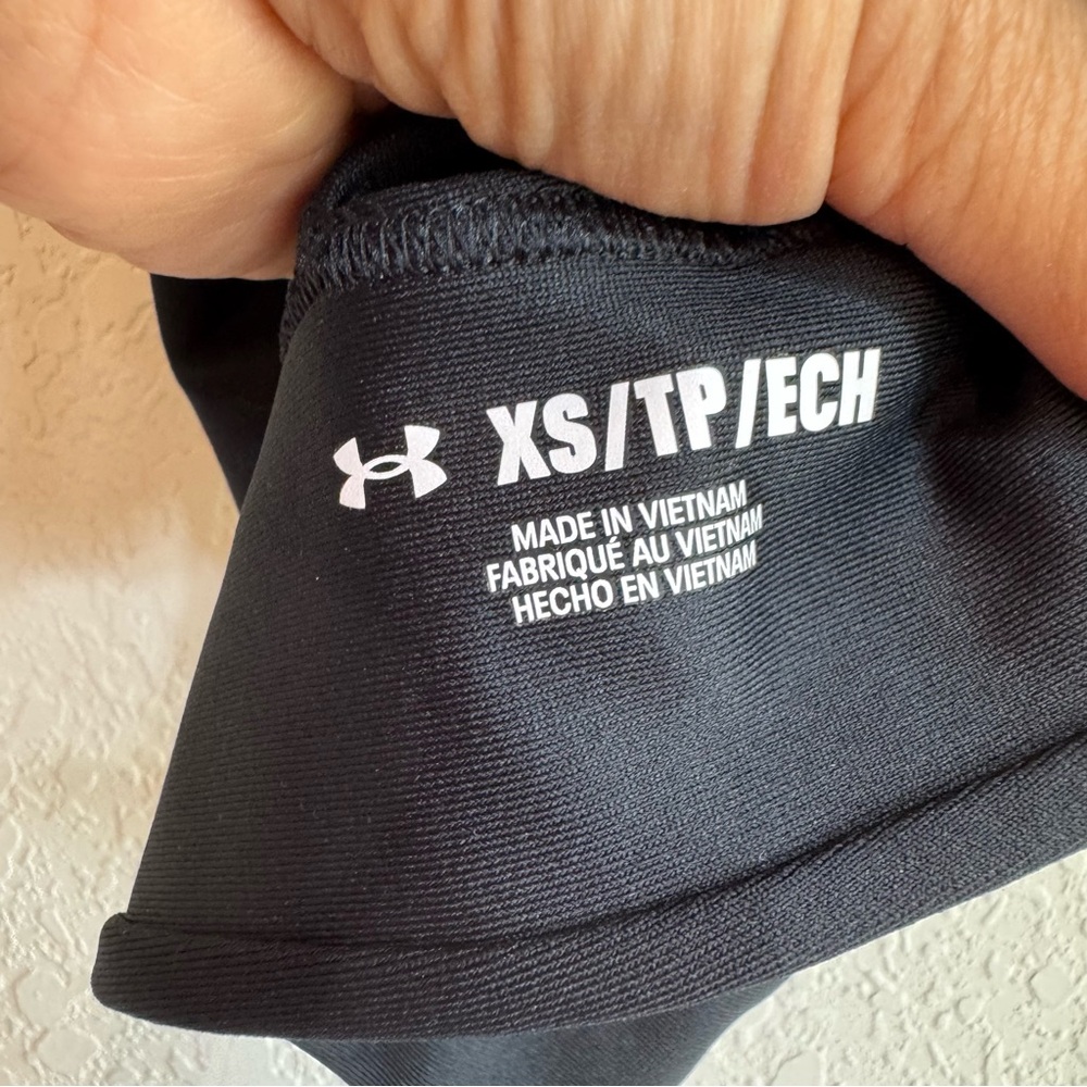 Under Armour Women's Black Sports Bra /Top- XS P0168 - Picture 3 of 5